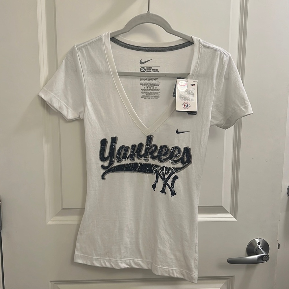 Nike Yankees Women’s Slim Fit Tshirt XS